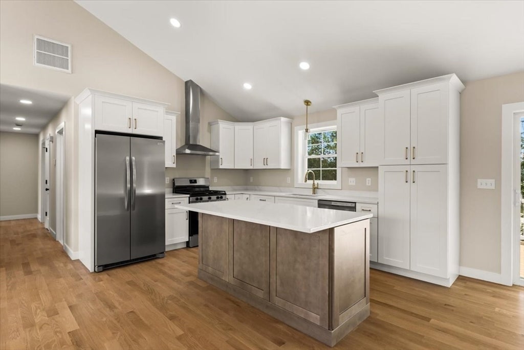 140 Luther Ave, Swansea, MA Photo #10