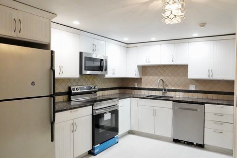 36 Pleasant Dr 42 Stoughton MA 02072