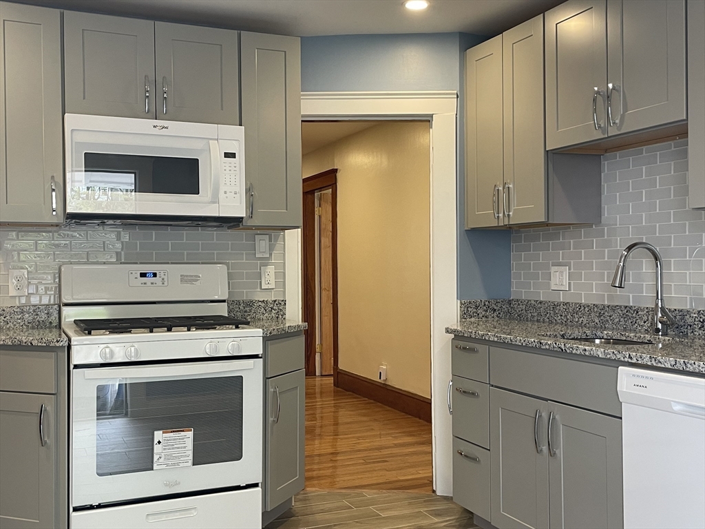 23 Lothrop Ave 1