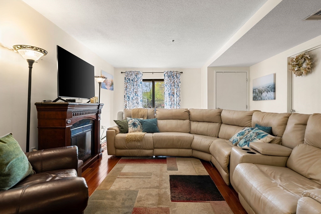 200 Burkhall St 109