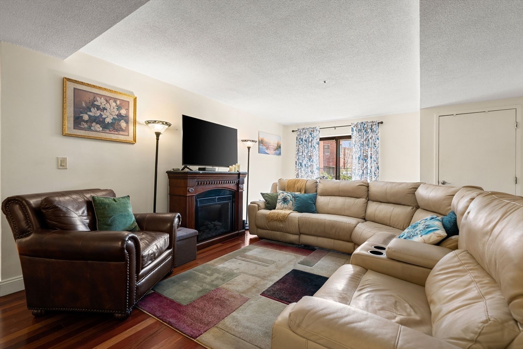200 Burkhall St 109