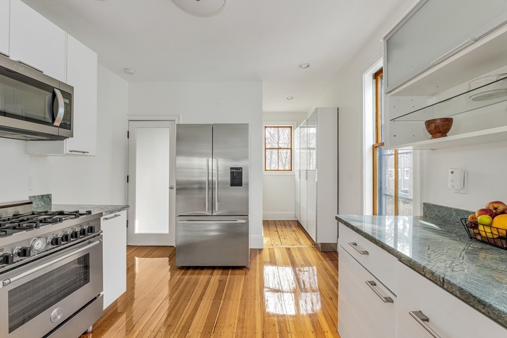 66 Saint Rose Street 2