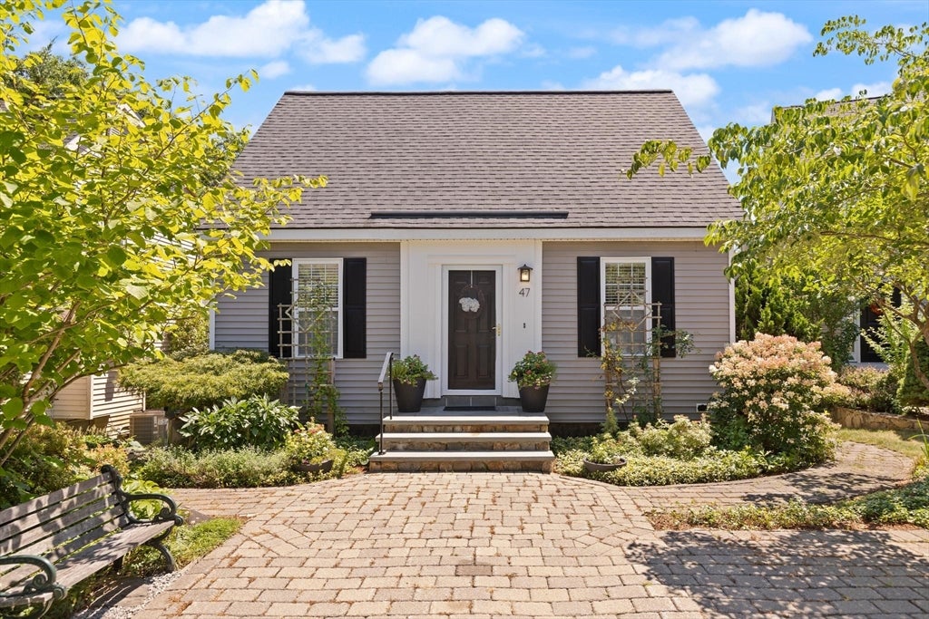 Photo of 47 Lilac Cir, Marlborough, MA