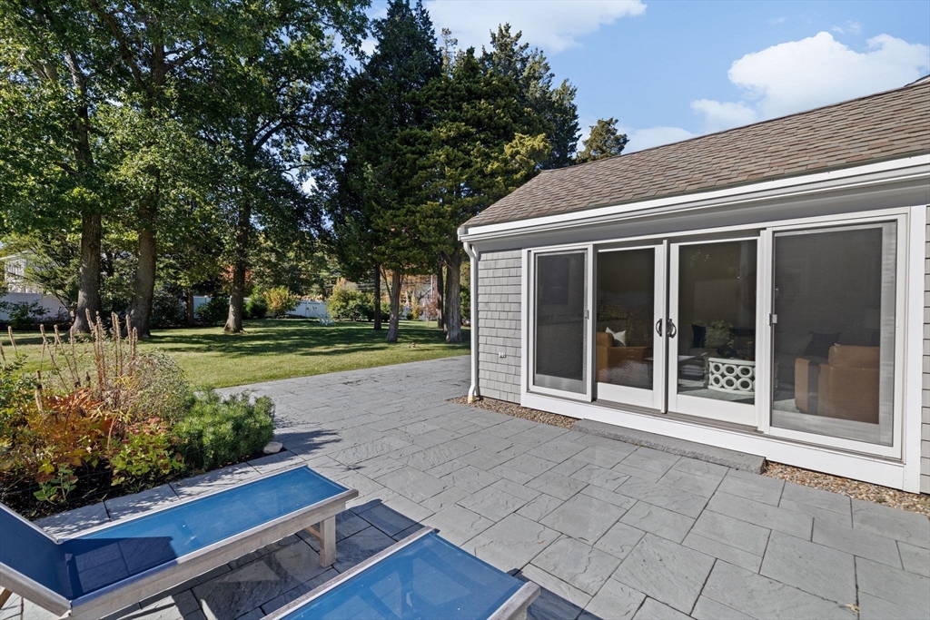 8 Eagles Nest Rd