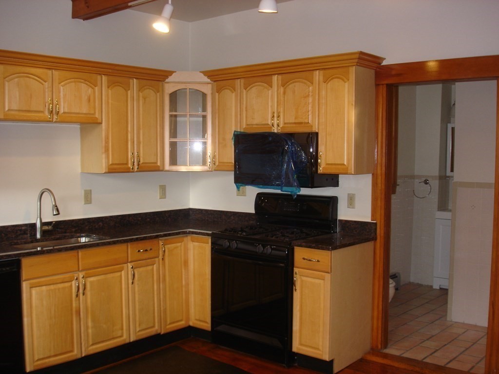 11 Pleasant Street 1
