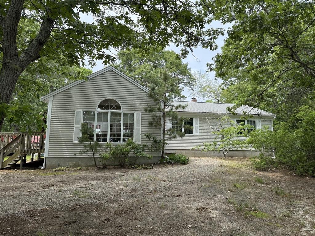 183 Monomoscoy Rd