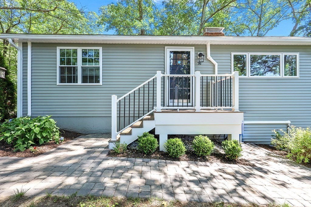 76 Downey St