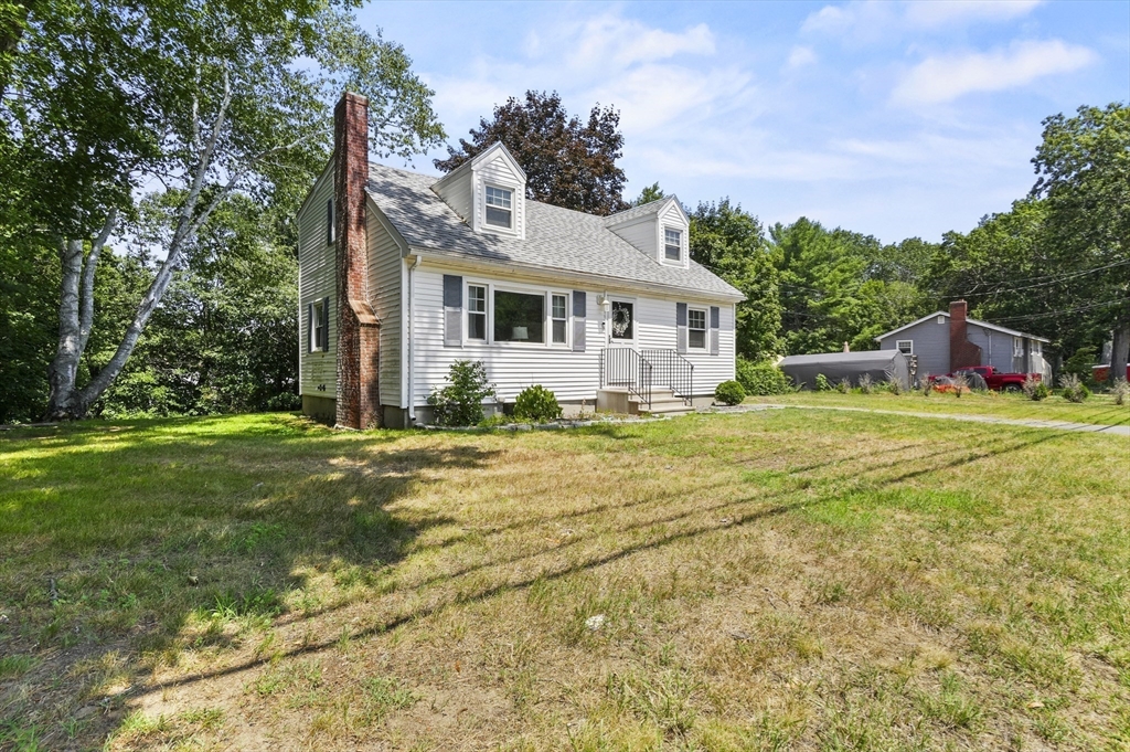 882 Salem Street