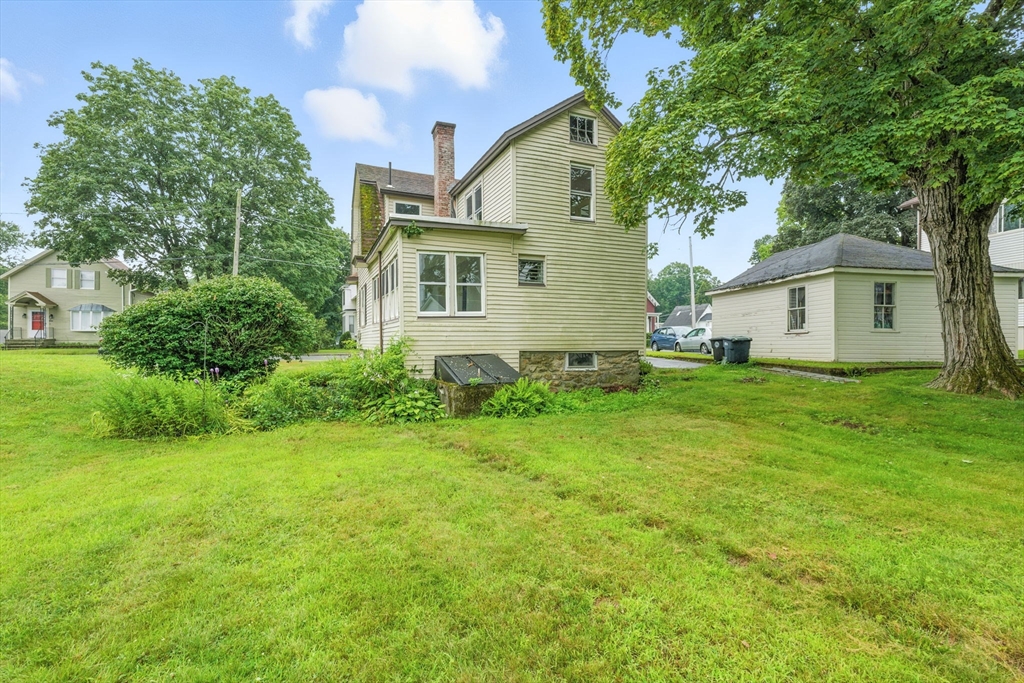 20 Glover St, Southbridge, MA Photo #6