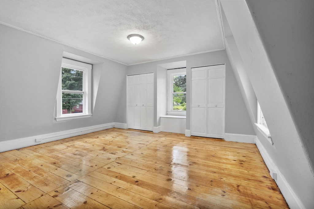 20 Glover St, Southbridge, MA Photo #12