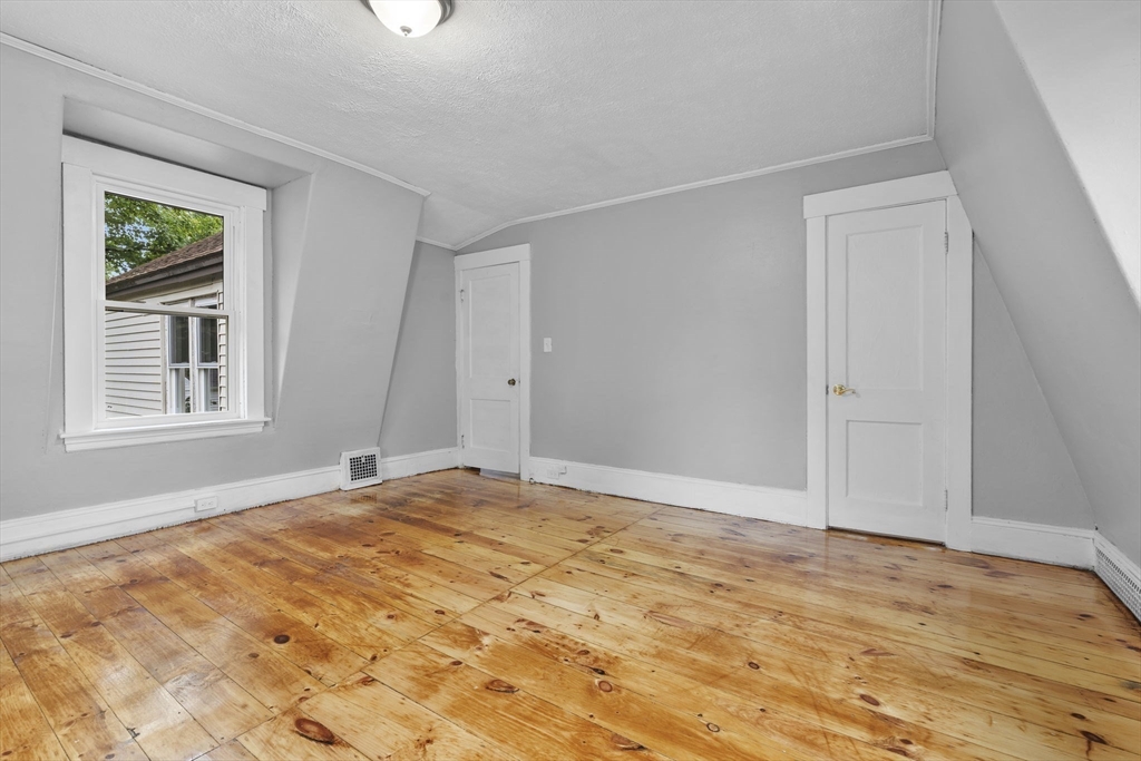 20 Glover St, Southbridge, MA Photo #13
