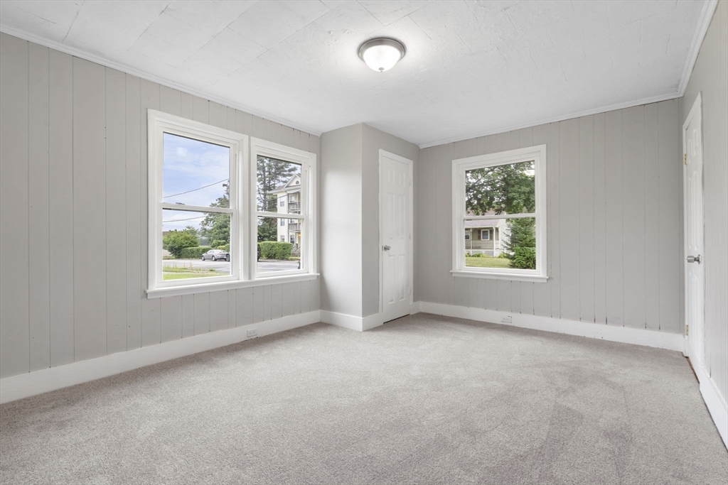 20 Glover St, Southbridge, MA Photo #23