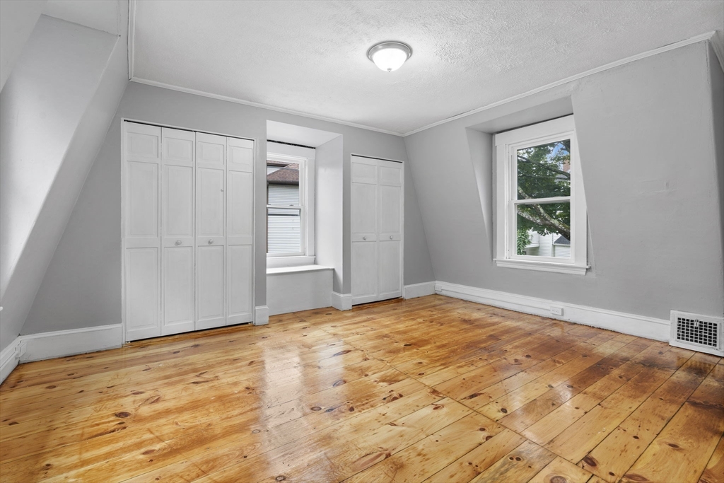 20 Glover St, Southbridge, MA Photo #14