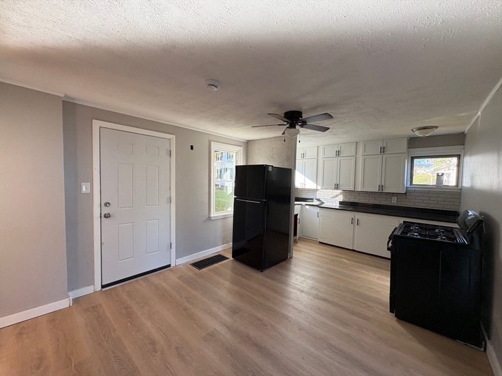 20 Glover St, Southbridge, MA Photo #10
