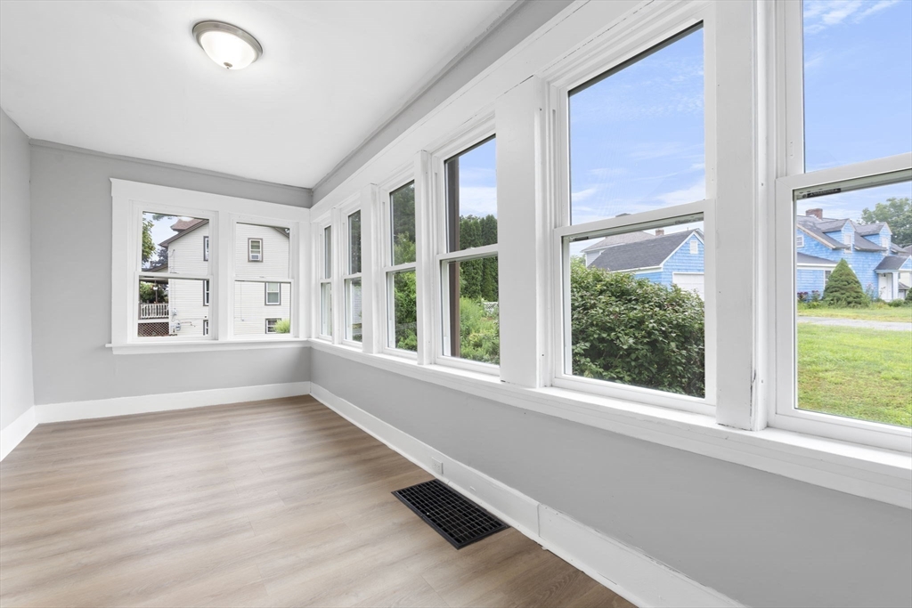 20 Glover St, Southbridge, MA Photo #11