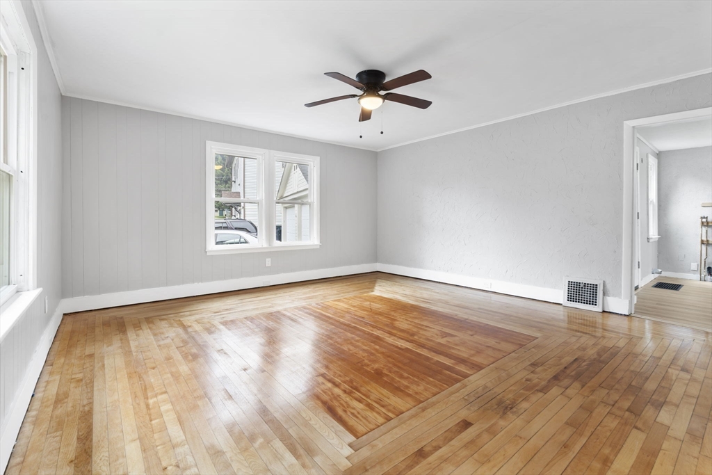 20 Glover St, Southbridge, MA Photo #26