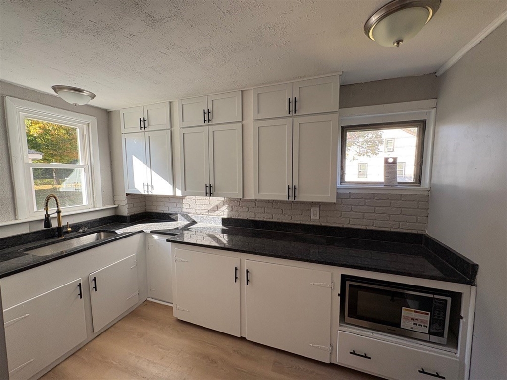 20 Glover St, Southbridge, MA Photo #8