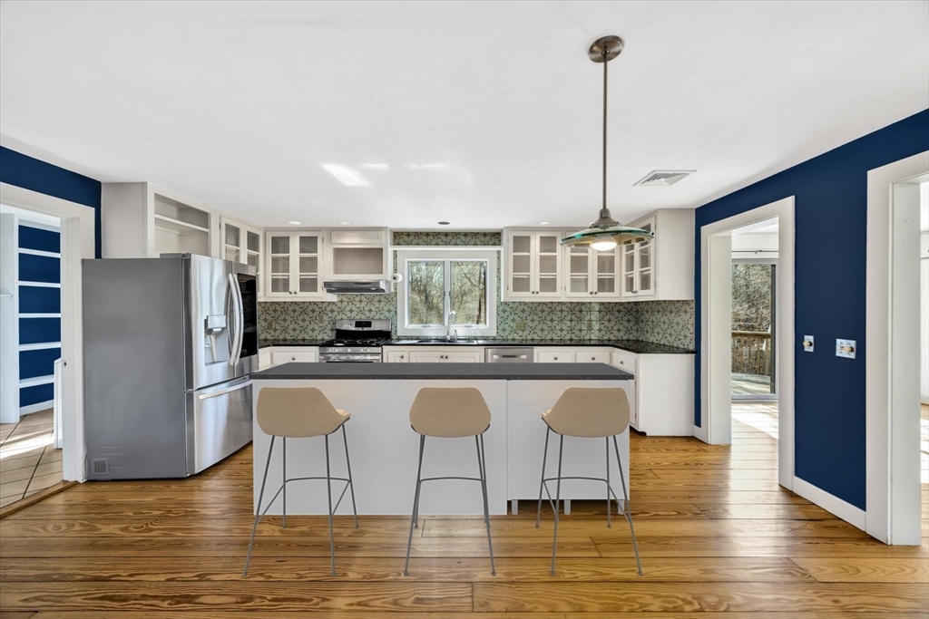 80 Log Cabin Rd