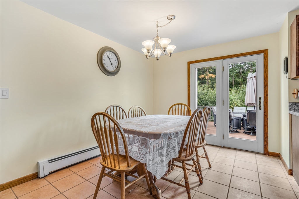 Blackstone, Massachusetts 01504, United States, 4 Bedrooms Bedrooms, ,3 BathroomsBathrooms,Residential,Active,194838