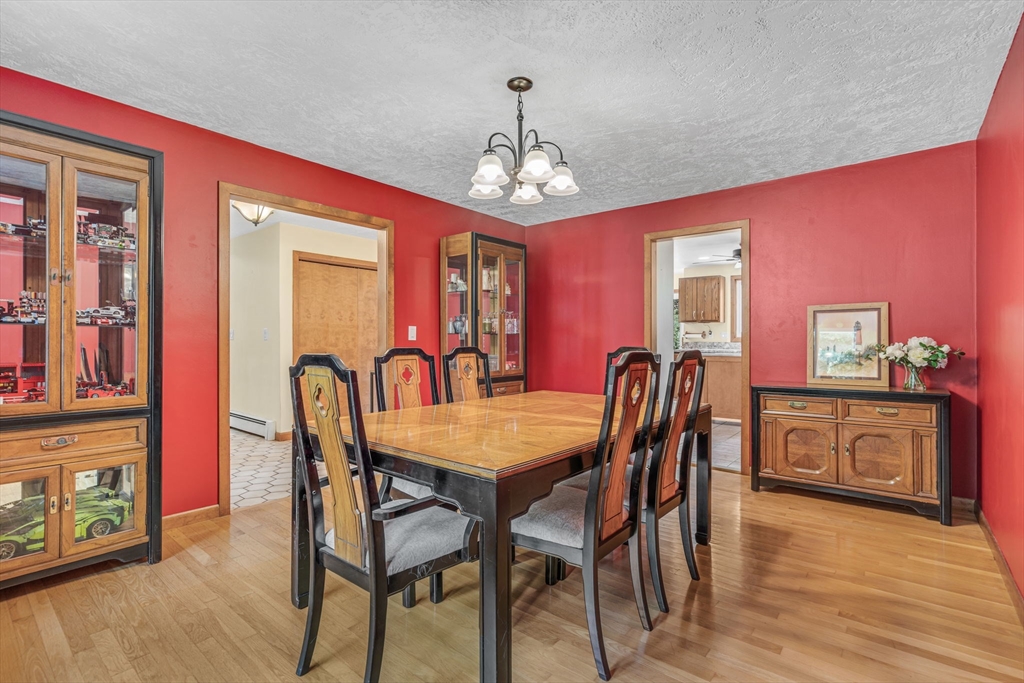 Blackstone, Massachusetts 01504, United States, 4 Bedrooms Bedrooms, ,3 BathroomsBathrooms,Residential,Active,194838