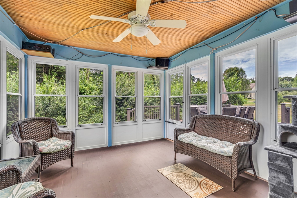 Blackstone, Massachusetts 01504, United States, 4 Bedrooms Bedrooms, ,3 BathroomsBathrooms,Residential,Active,194838