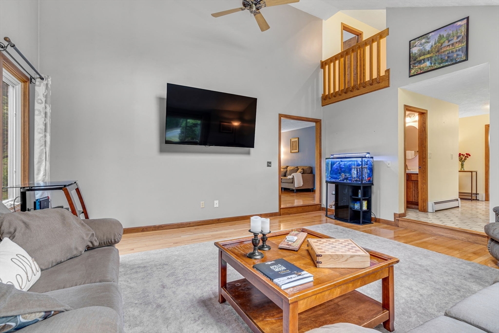 Blackstone, Massachusetts 01504, United States, 4 Bedrooms Bedrooms, ,3 BathroomsBathrooms,Residential,Active,194838