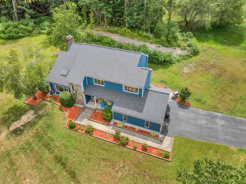 Blackstone, Massachusetts 01504, United States, 4 Bedrooms Bedrooms, ,3 BathroomsBathrooms,Residential,Active,194838