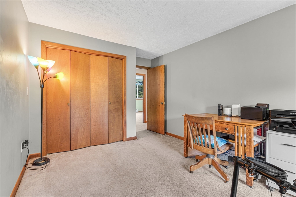 Blackstone, Massachusetts 01504, United States, 4 Bedrooms Bedrooms, ,3 BathroomsBathrooms,Residential,Active,194838