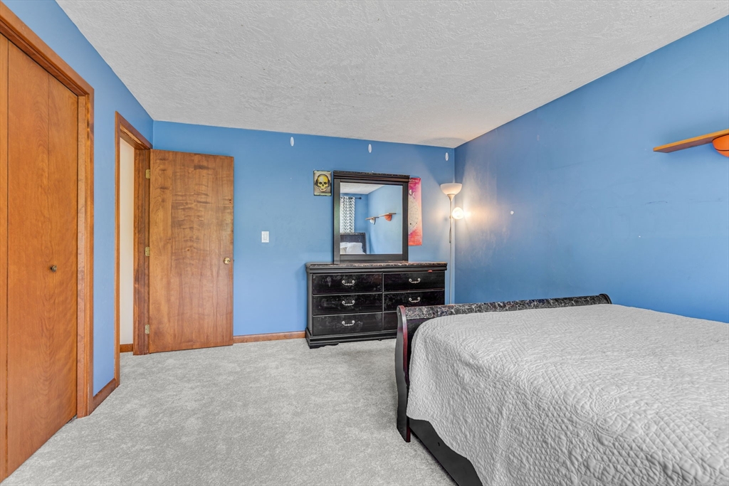 Blackstone, Massachusetts 01504, United States, 4 Bedrooms Bedrooms, ,3 BathroomsBathrooms,Residential,Active,194838