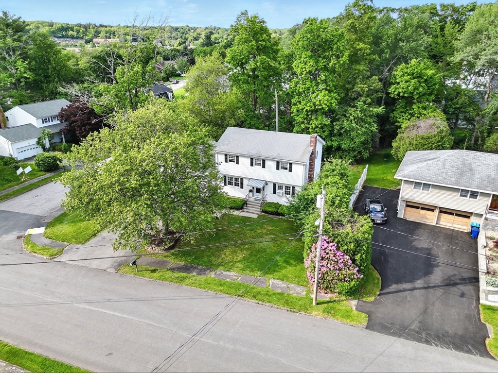 76 Hillside Dr