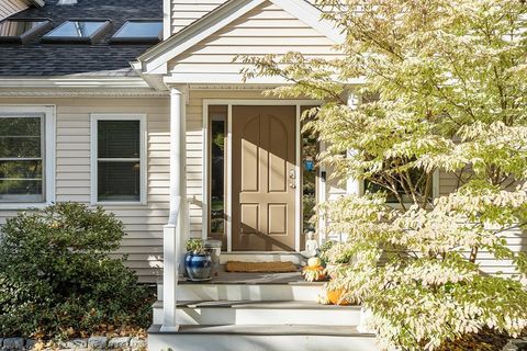 16 Fletcher Ln Littleton MA 01460