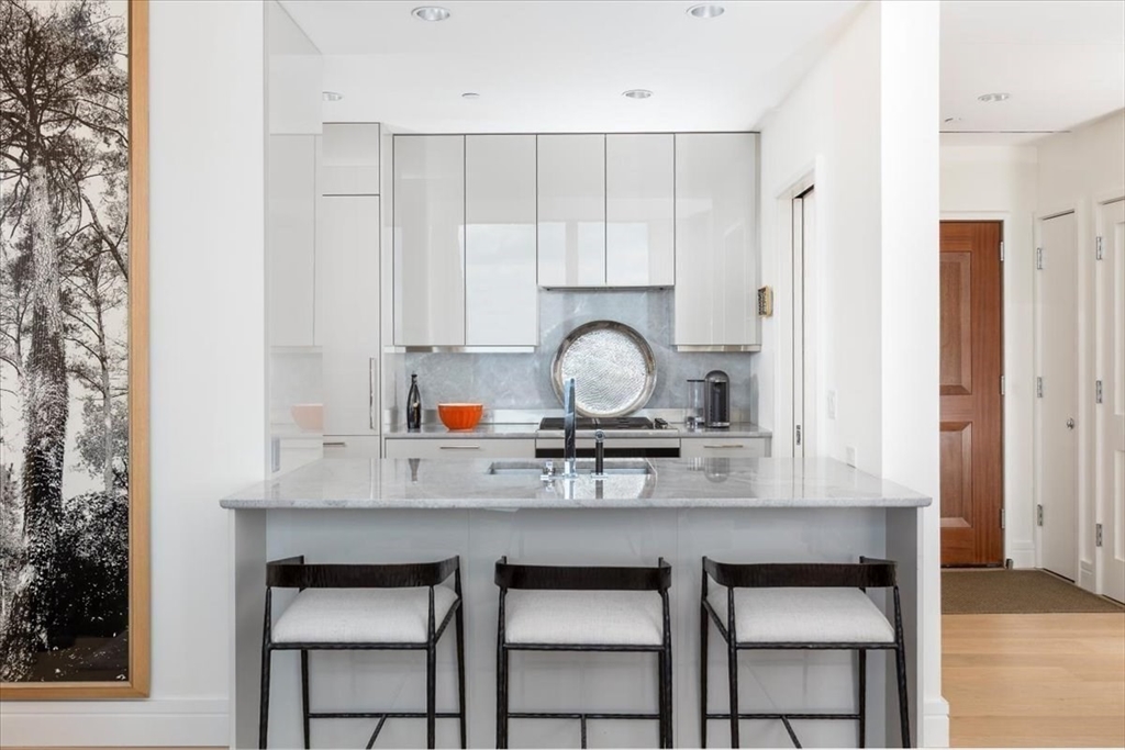 1 Dalton St 4705