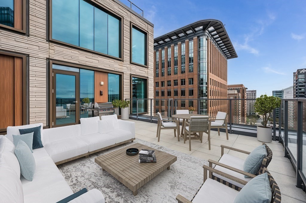 135 Seaport Blvd 1810