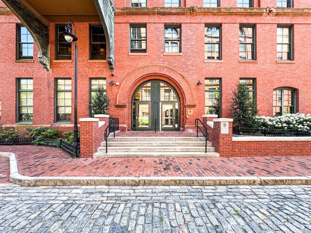 1245 Adams Street 508