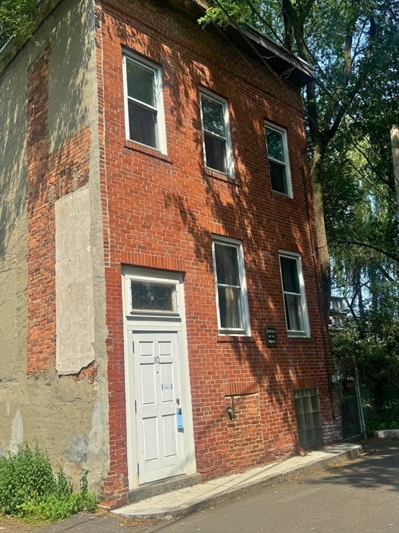 10 Eldridge Pl