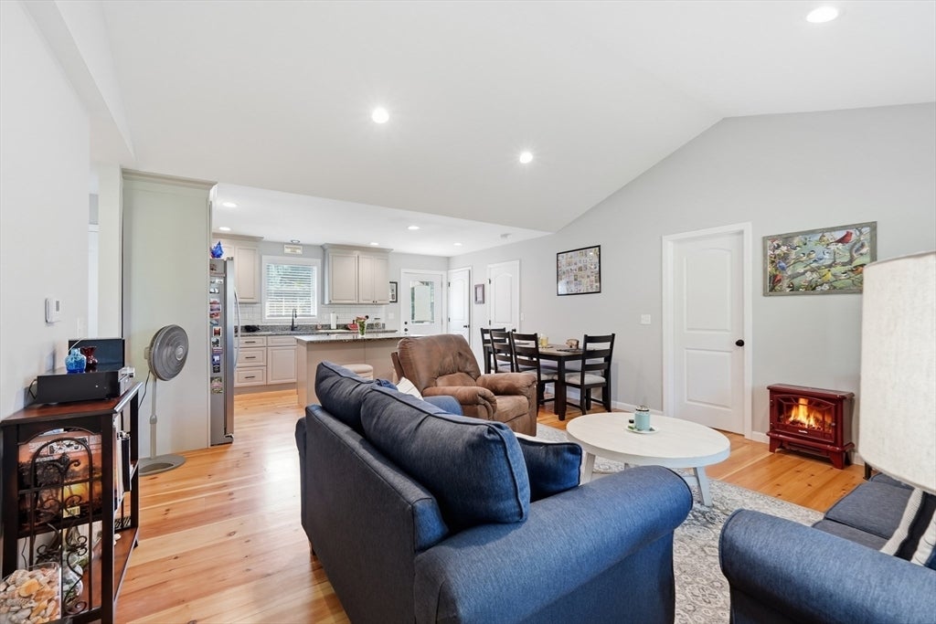 32 Nelson St, Warren, MA Photo #16