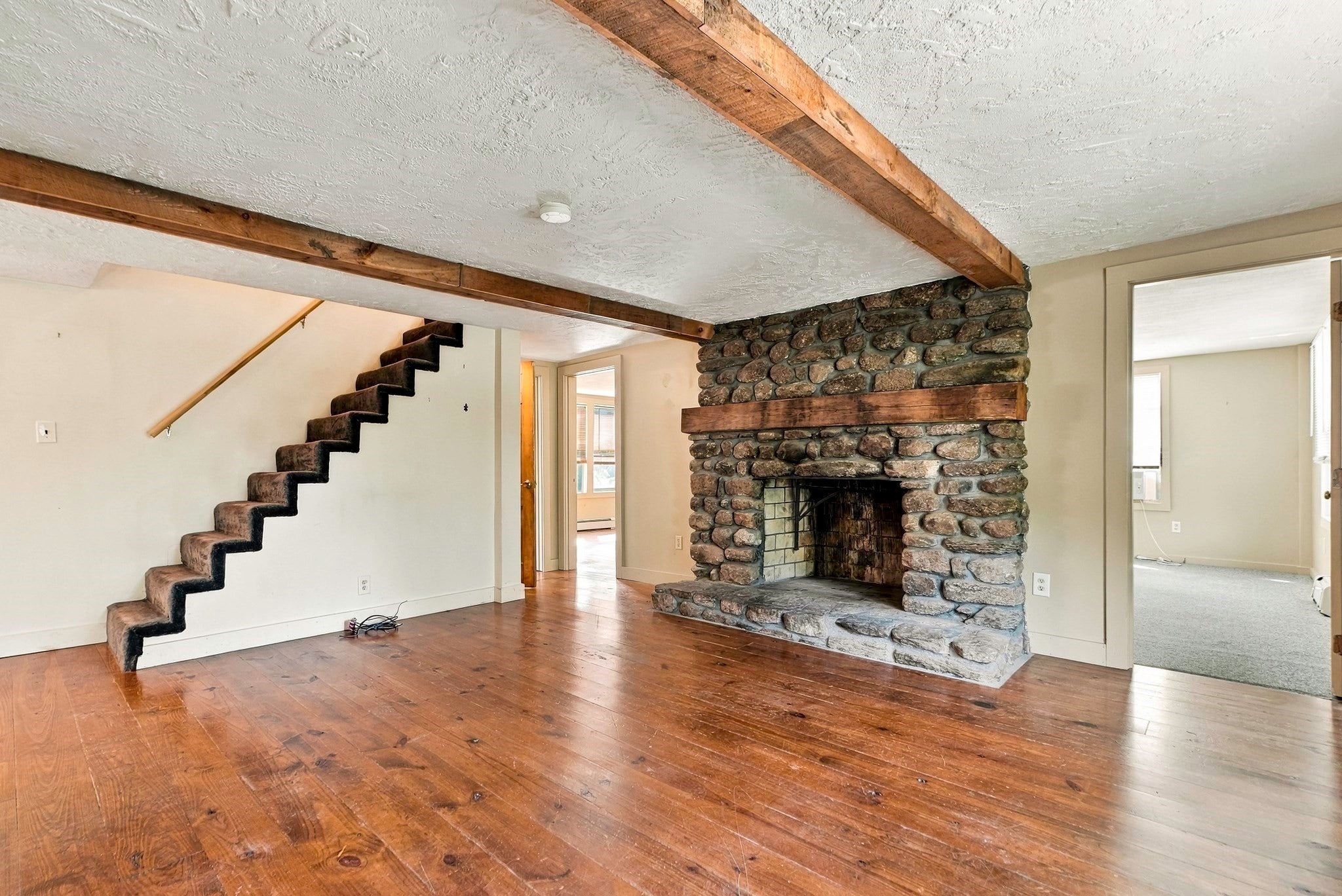 15 North St, Upton, MA Photo #16