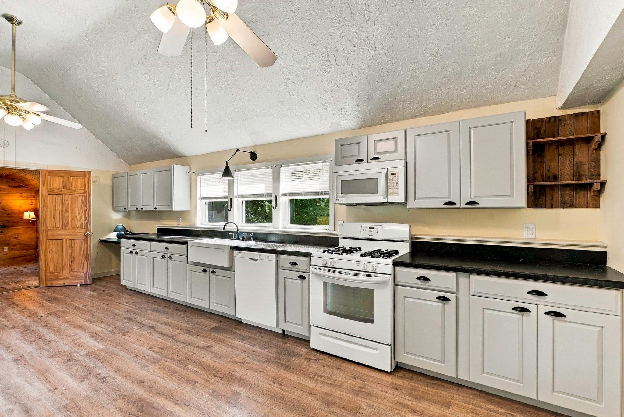 15 North St, Upton, MA Photo #11