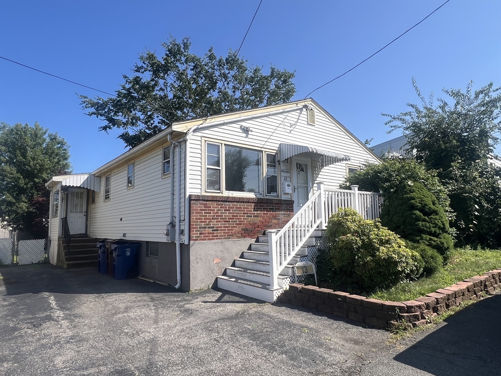 13 Lantern Rd