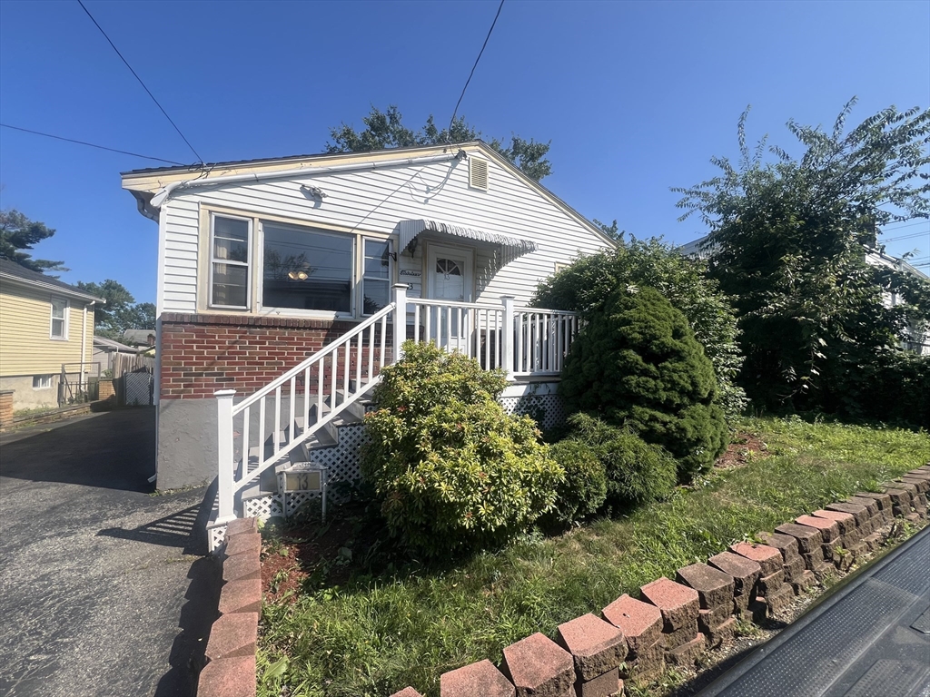 13 Lantern Rd