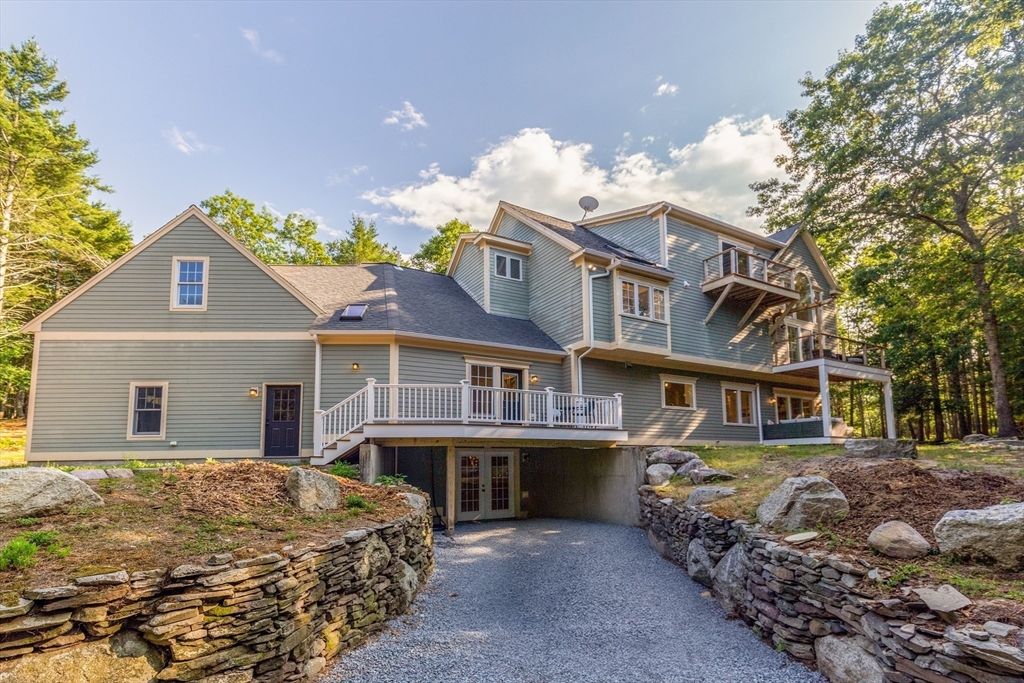 121 Bump Rock Rd