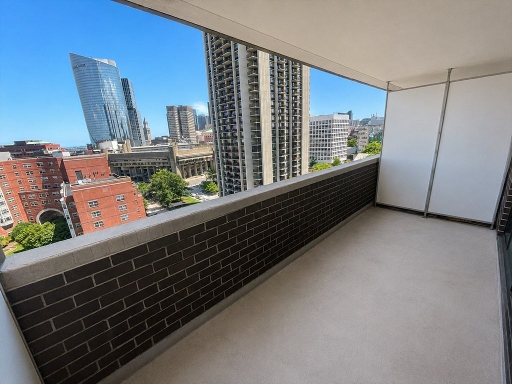 9 Hawthorne Place 12F
