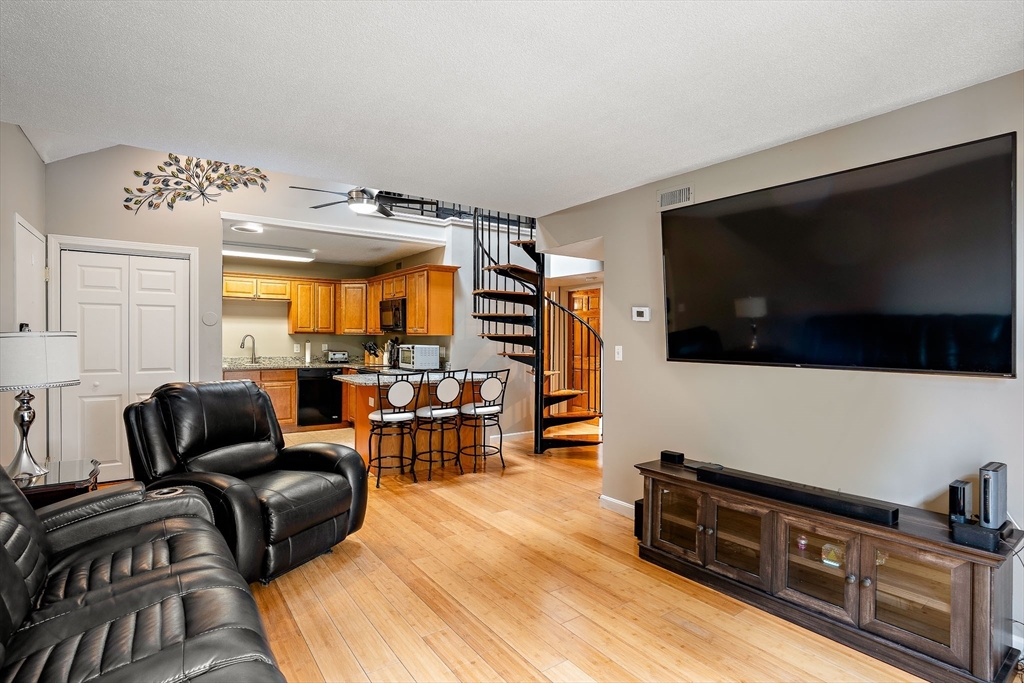 21 Margin St 34