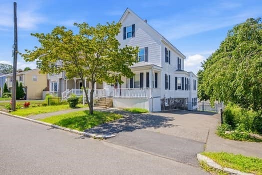 Photo of 52 Elliott St, Melrose, MA