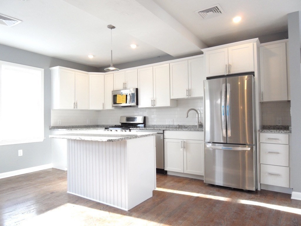 11-13 Pierce St