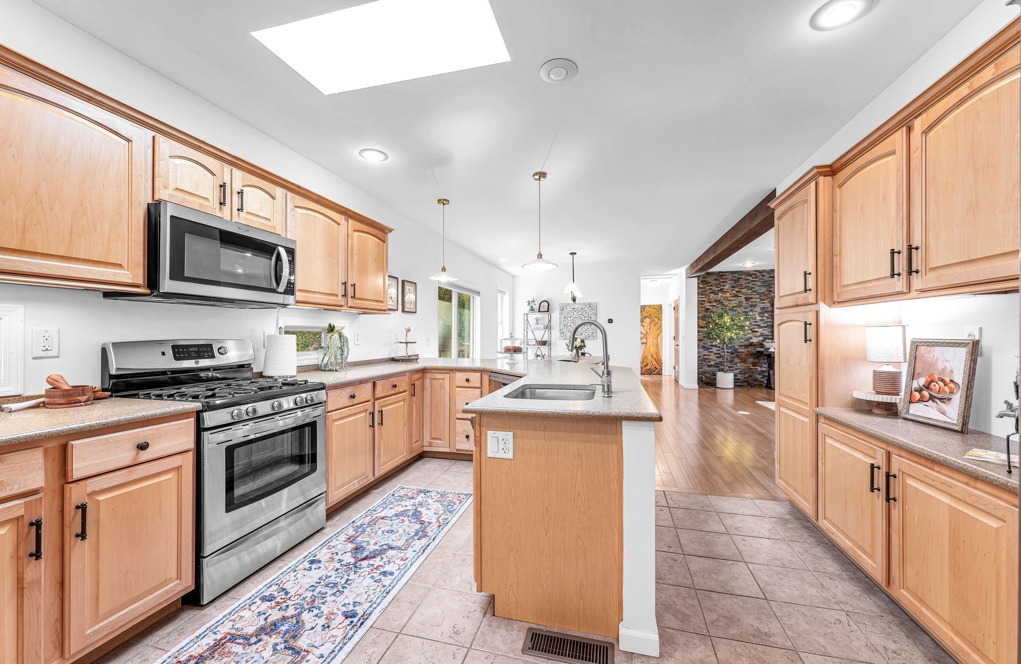 250 N Main St, Sunderland, MA Photo #13