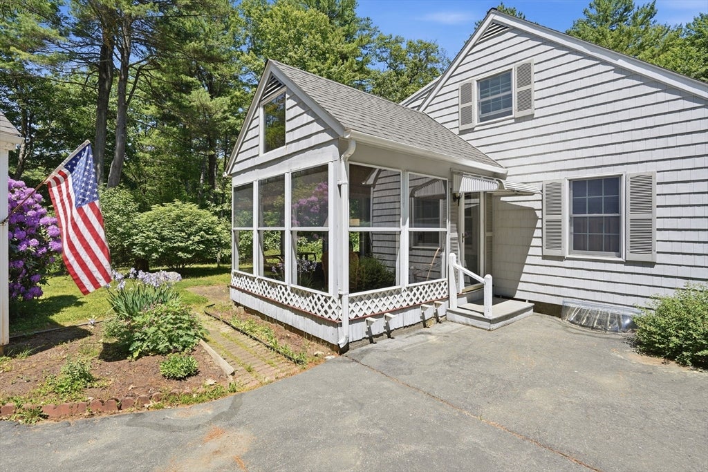 33 Cold Spring Rd