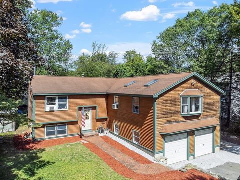 2 Tamarack Ln Townsend MA 01469