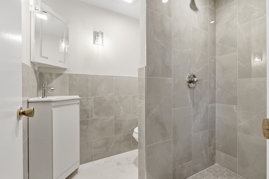 3 Spruce St, Stoneham, MA Photo #10