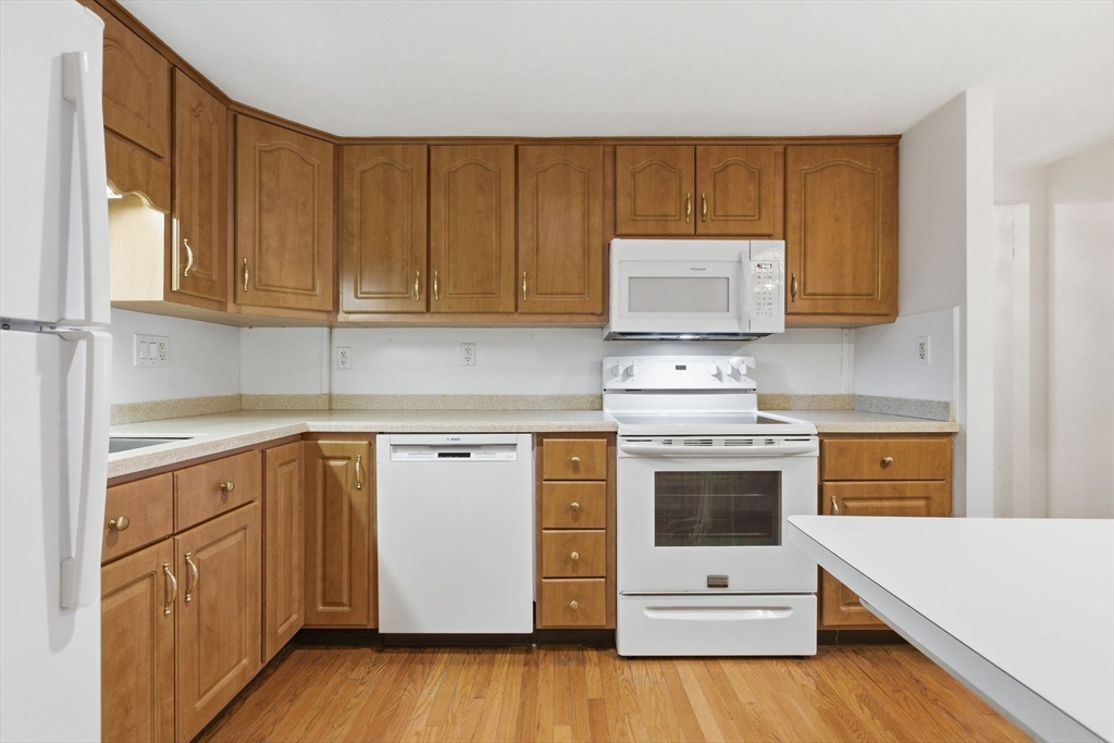 3 Spruce St, Stoneham, MA Photo #3